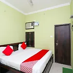 Capital O 11480 Hotel Blue Star