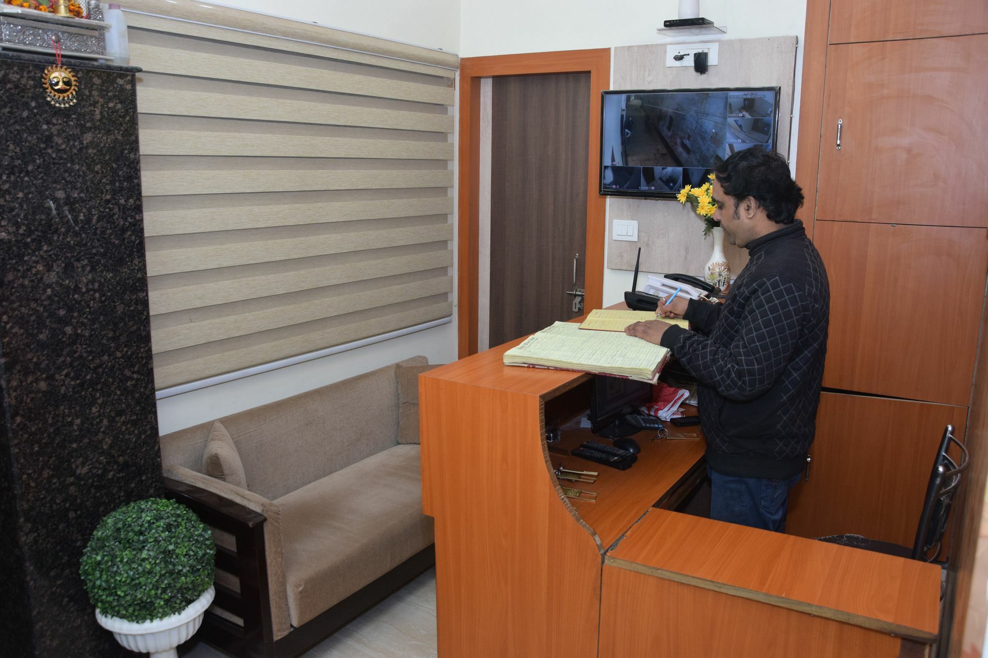 Hotel Capital O 11480 Blue Star Varanasi
